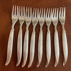Roger Bros Vintage Cocktail/ Seafood 8 Forks Flair Silverplate 1847 Utensils